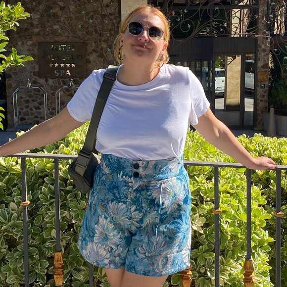 Floral Shorts - Picture 2 of 7